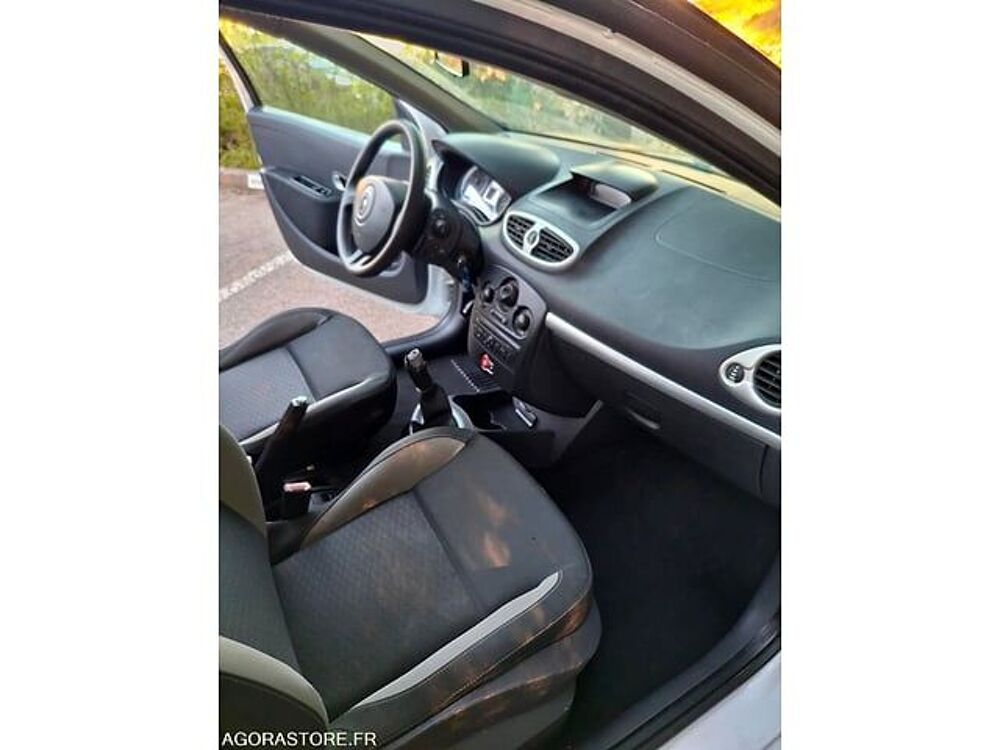 Clio VF1BR1F0H44567264 occasion 93100 Montpellier