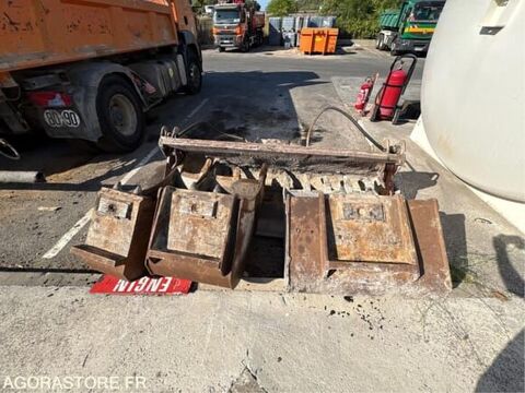Tracto Pelle 2014 occasion 93100 Montreuil