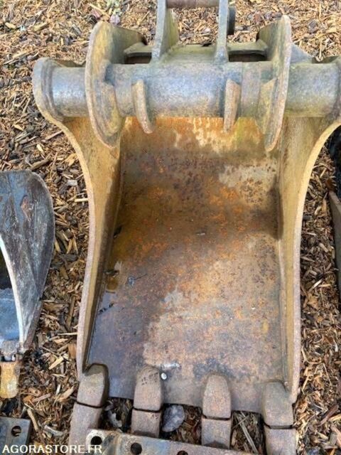 Utilitaire Pieces d&eacute;tach&eacute;es et accessoires Engins BTP  occasion Belmont-Tramonet 93100