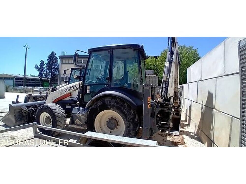 Tracto Pelle 2013 occasion 93100 Boulazac Isle Manoire