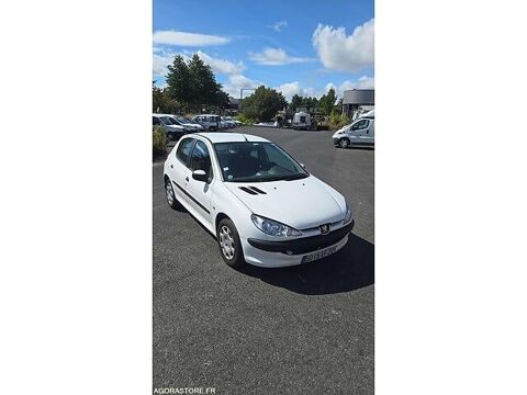 206 VF32A8HZA44897510 occasion 93100 Lamballe-Armor