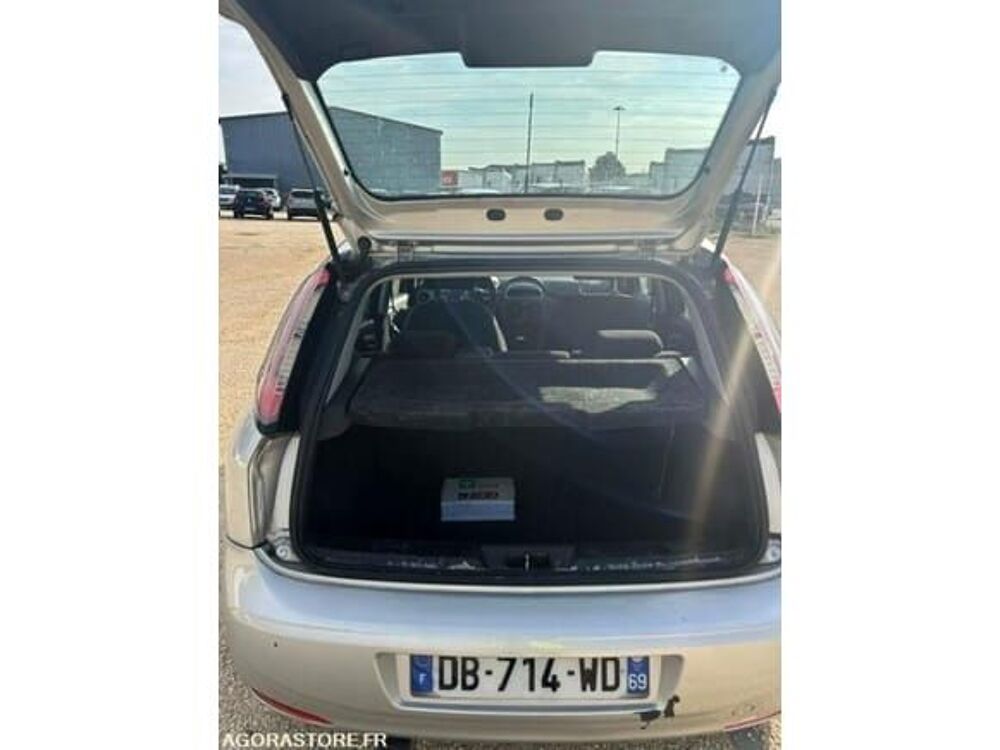 Punto ZFA1990000P037301 occasion 93100 Corbas