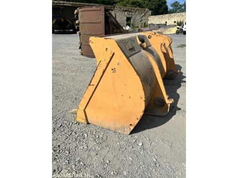 Pieces d&eacute;tach&eacute;es et accessoires Engins BTP  occasion 93100 Formigny La Bataille