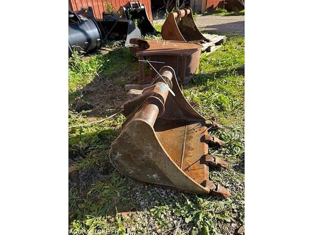 Pieces d&eacute;tach&eacute;es et accessoires Engins BTP  occasion 93100 Savignac