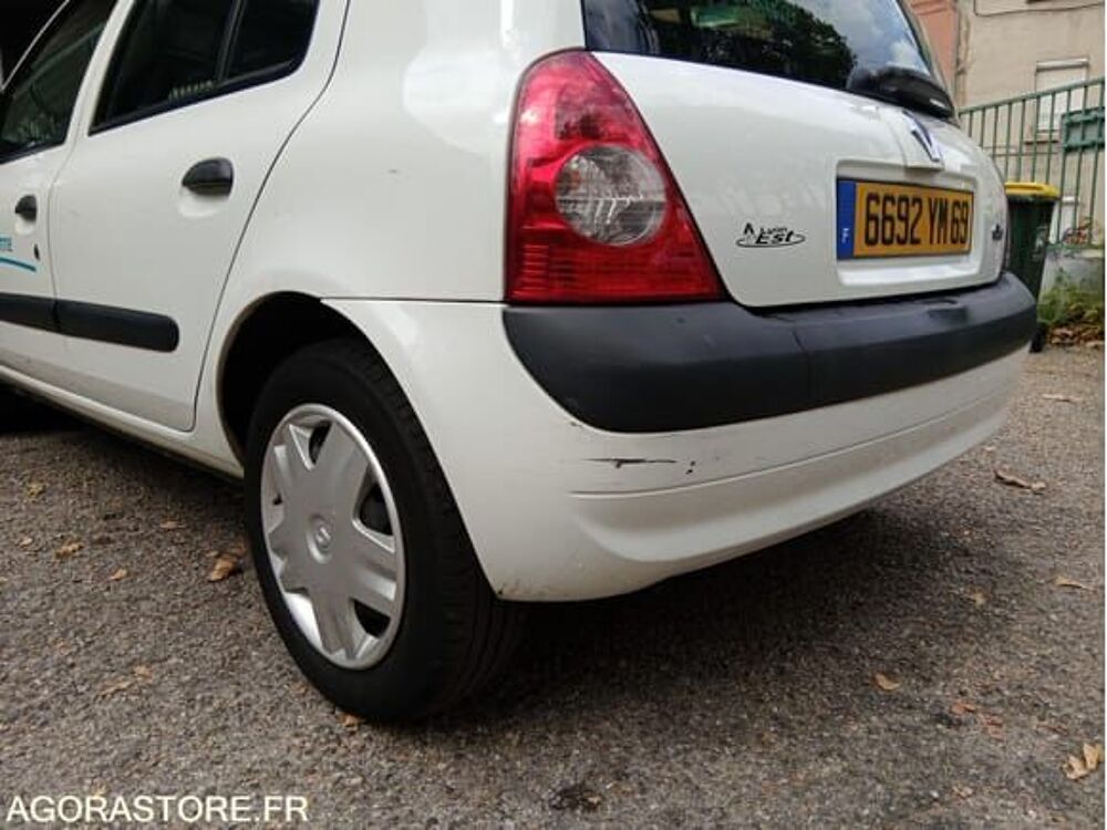 Clio VF1BB0FCF27698280 occasion 93100 Villeurbanne