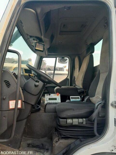 Camion magasin Camion magasin 2009 occasion Nanterre 93100