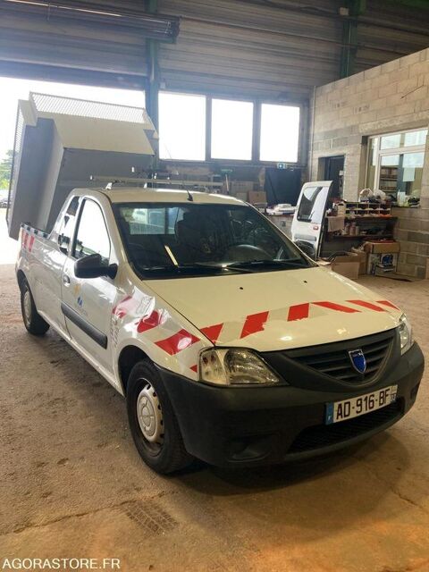 Dacia Logan UU1USD1F541672694 2009 occasion Montlu&ccedil;on 93100