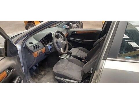 Astra W0L0AHL4865002217 occasion 93100 Saint-Palais