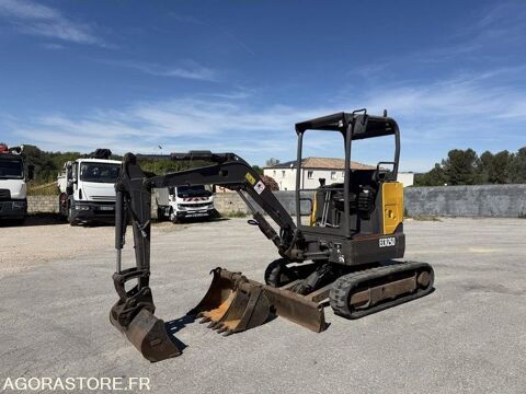 Engin de Chantier / BTP Tracto Pelle 2017 occasion N&icirc;mes 93100
