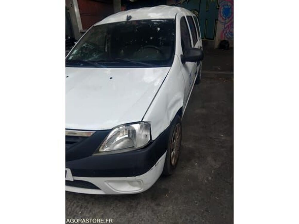 Logan UU1KSDEKJ40233625 occasion 93100 Cosne-Cours-Sur-Loire
