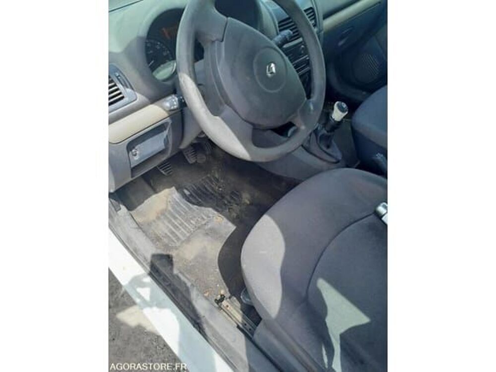 Clio VF1BBR7CF32738331 occasion 93100 Draguignan