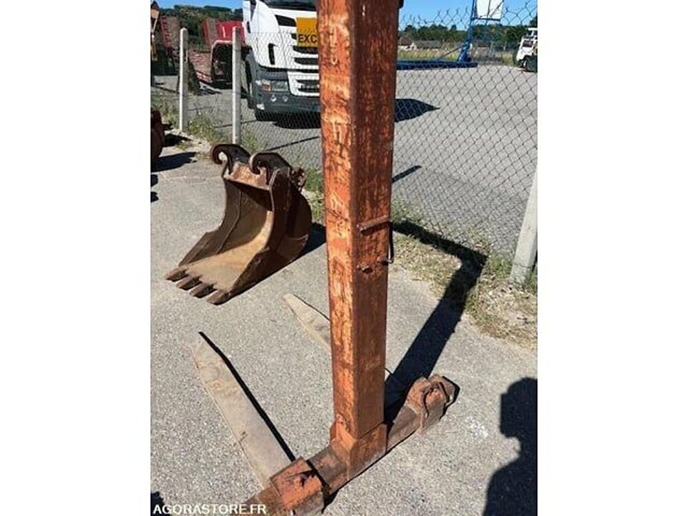 Pieces d&eacute;tach&eacute;es et accessoires Engins BTP  occasion 93100 Belmont-Tramonet