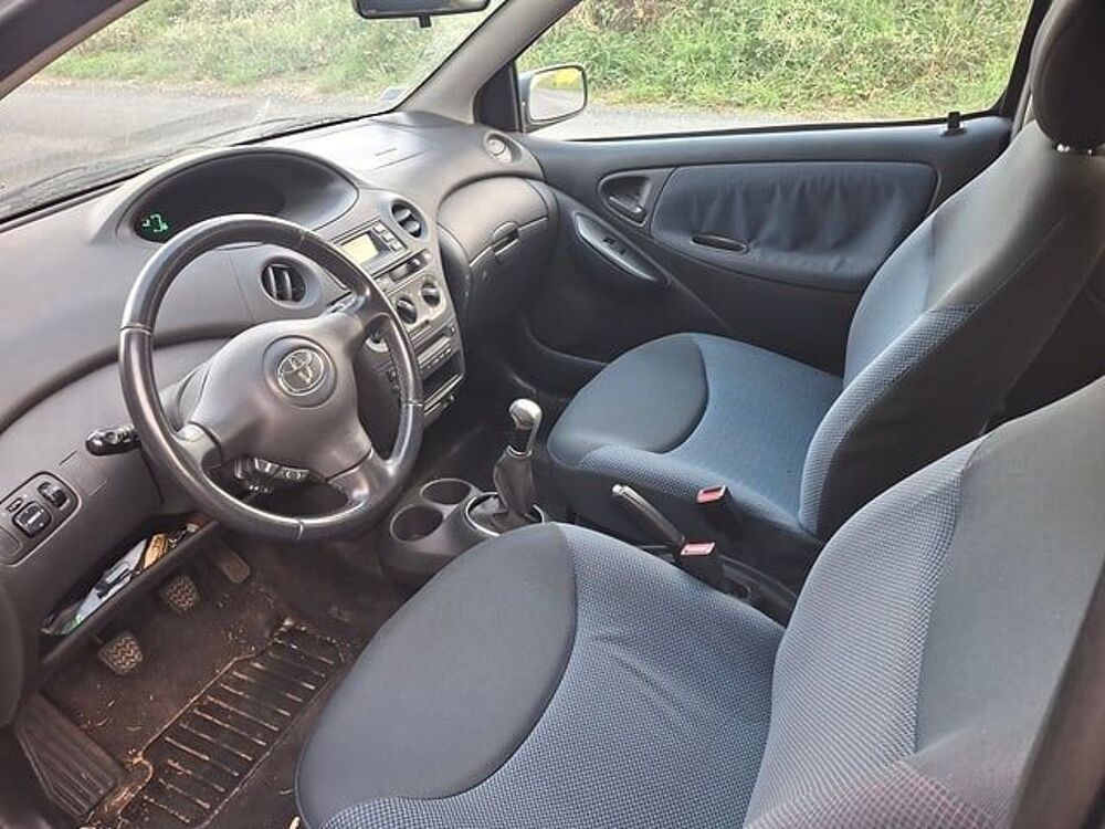Yaris VNKJC18350A049650 occasion 93100 Civrieux