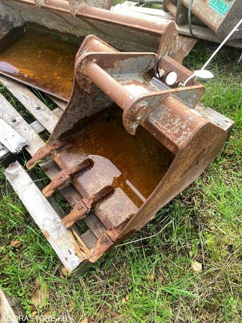 Utilitaire Pieces d&eacute;tach&eacute;es et accessoires Engins BTP  occasion Savignac 93100