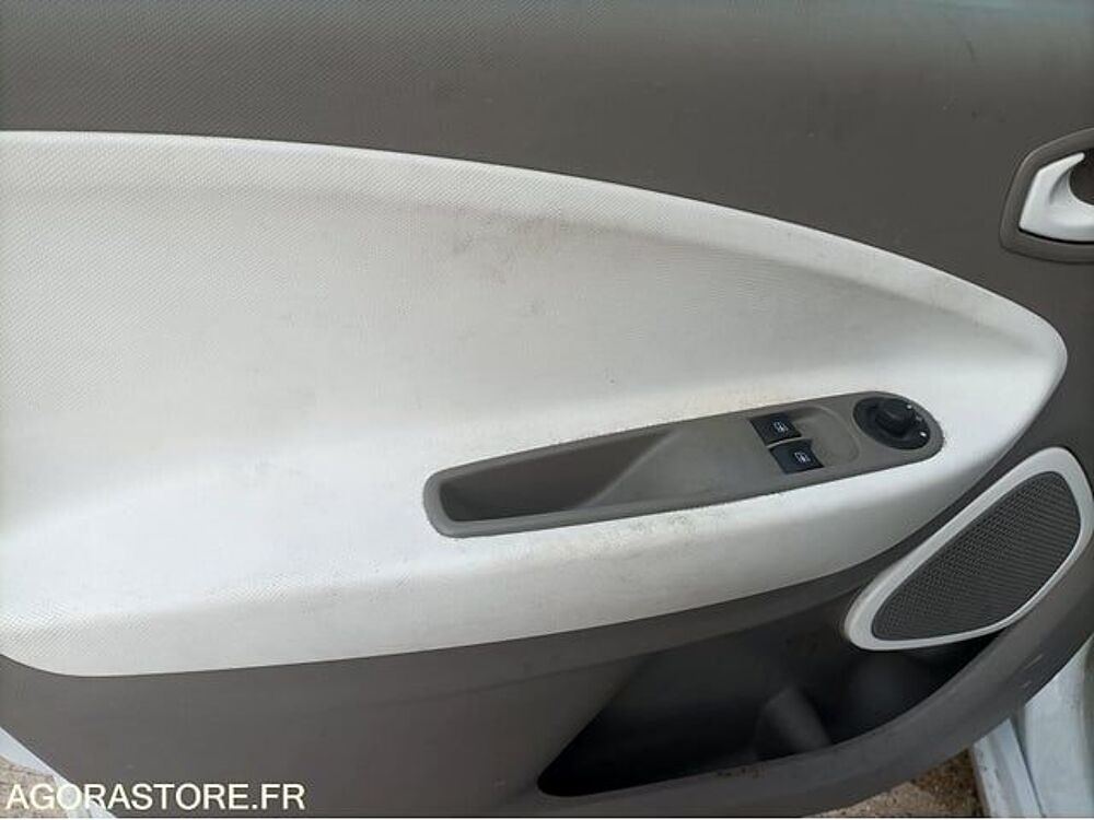 Zo&eacute; VF1AGVYA048190239 occasion 93100 Nanterre