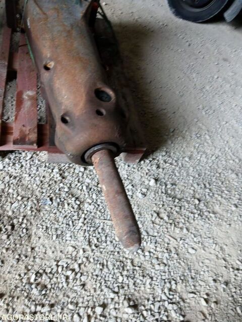 Utilitaire Pieces d&eacute;tach&eacute;es et accessoires Engins BTP 2012 occasion Savignac 93100