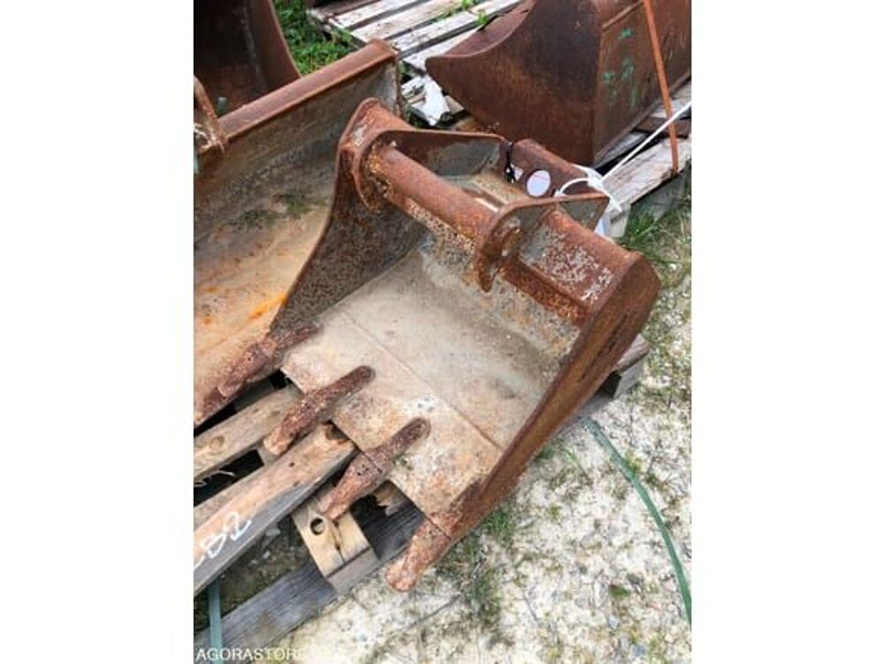 Pieces d&eacute;tach&eacute;es et accessoires Engins BTP  occasion 93100 Savignac