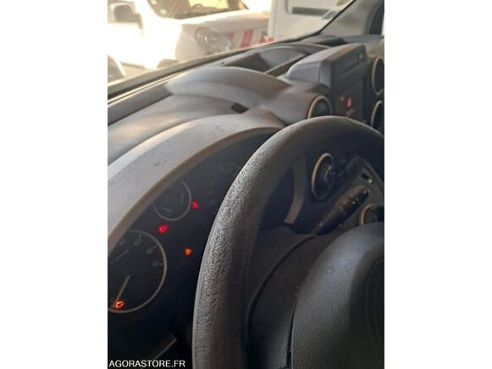 Berlingo VF77JBHZMJJ787362 occasion 93100 Saint-&Eacute;tienne