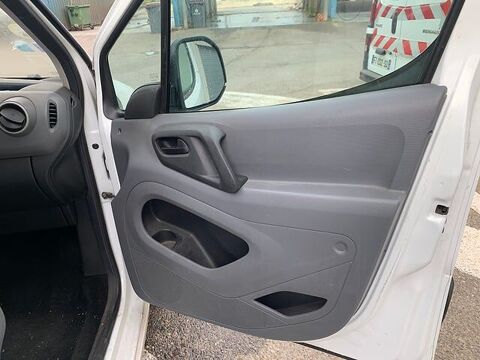 Berlingo VF77ANFRC9J189810 occasion 93100 Antibes