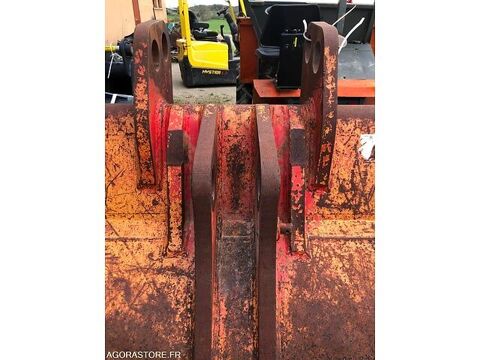 Pieces d&eacute;tach&eacute;es et accessoires Engins BTP  occasion 93100 Savignac