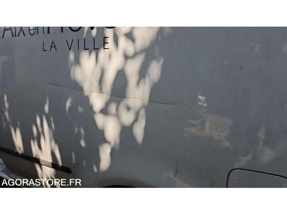 Caddy WV1ZZZ2KZDX026899 occasion 93100 Aix-En-Provence