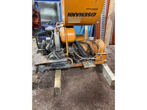   Matériel professionnel / Outillage - 1300 m² 