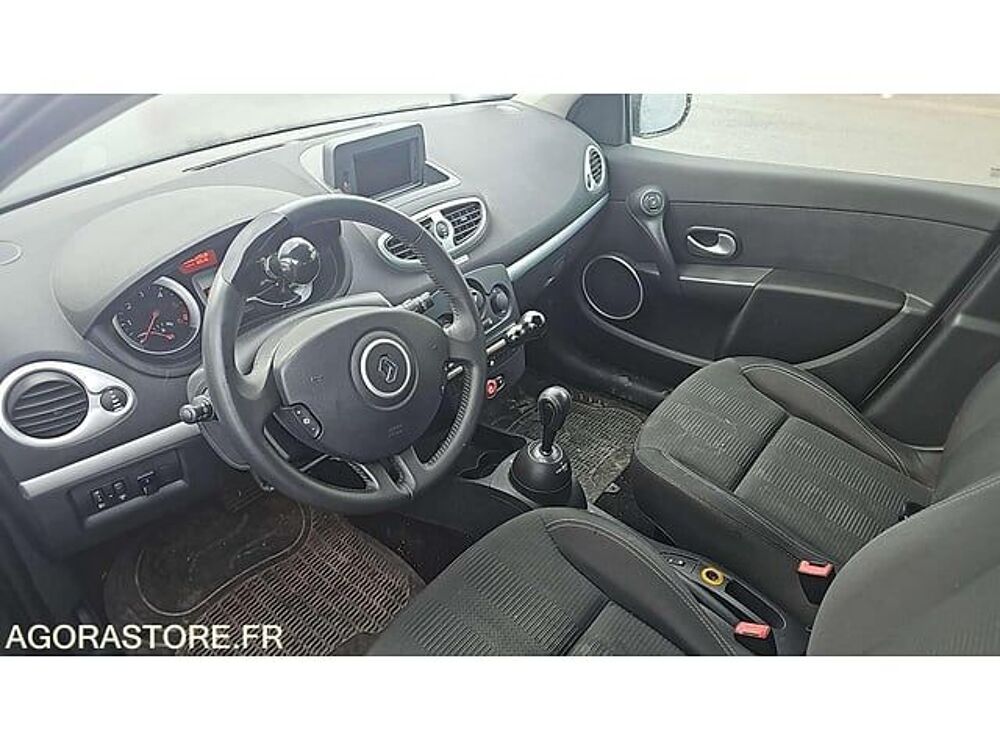 Clio VF1BR1F0544008131 occasion 93100 Moulins