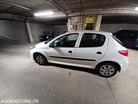 Peugeot 206 vf32m8hr0by115279 2011 occasion S&egrave;vres 93100