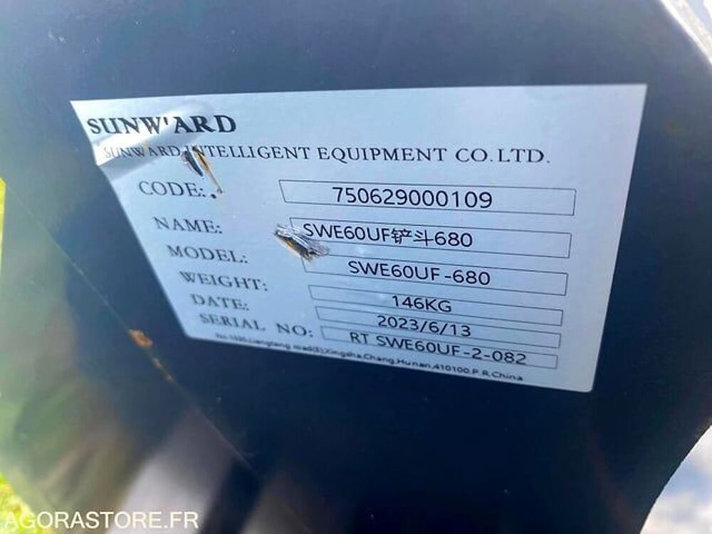 Pieces d&eacute;tach&eacute;es et accessoires Engins BTP  occasion 93100 Savignac