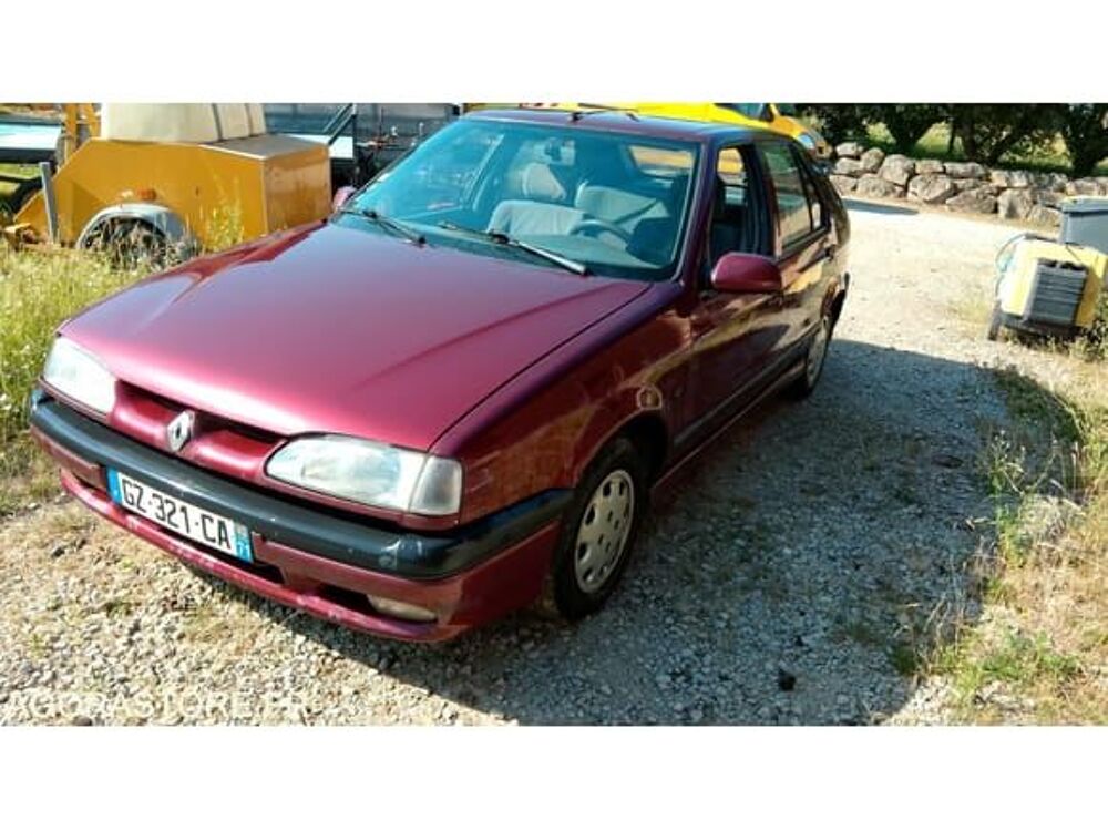 R19 VF1B53K0511199722 occasion 93100 Saint-Germain-Du-Bois