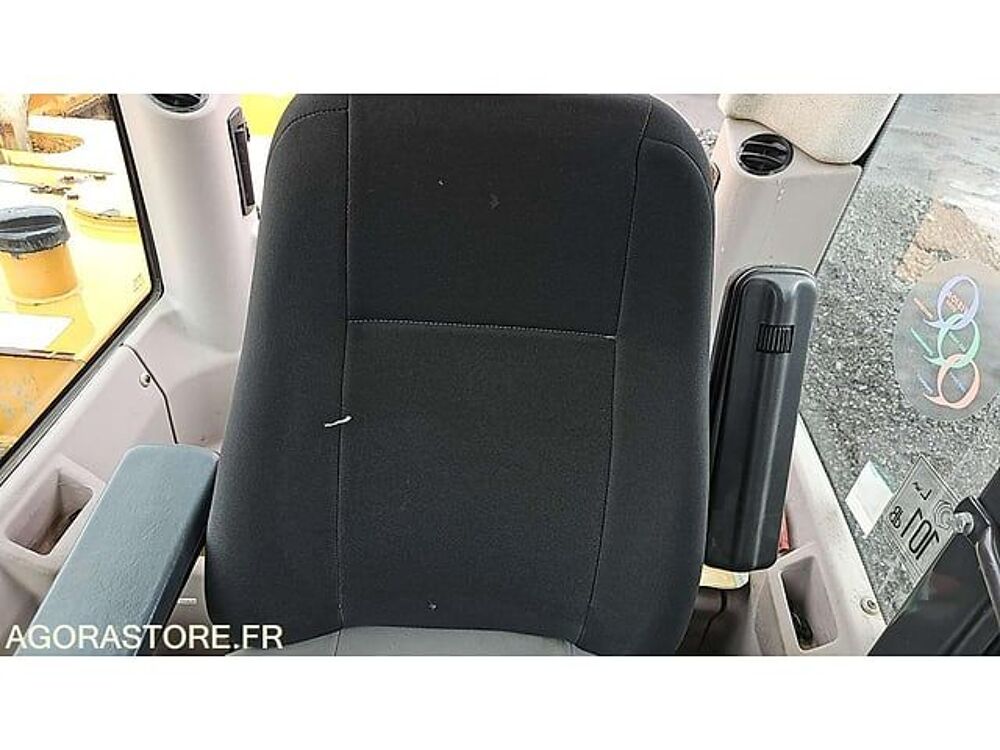 Tracto Pelle 2010 occasion 93100 Moulins
