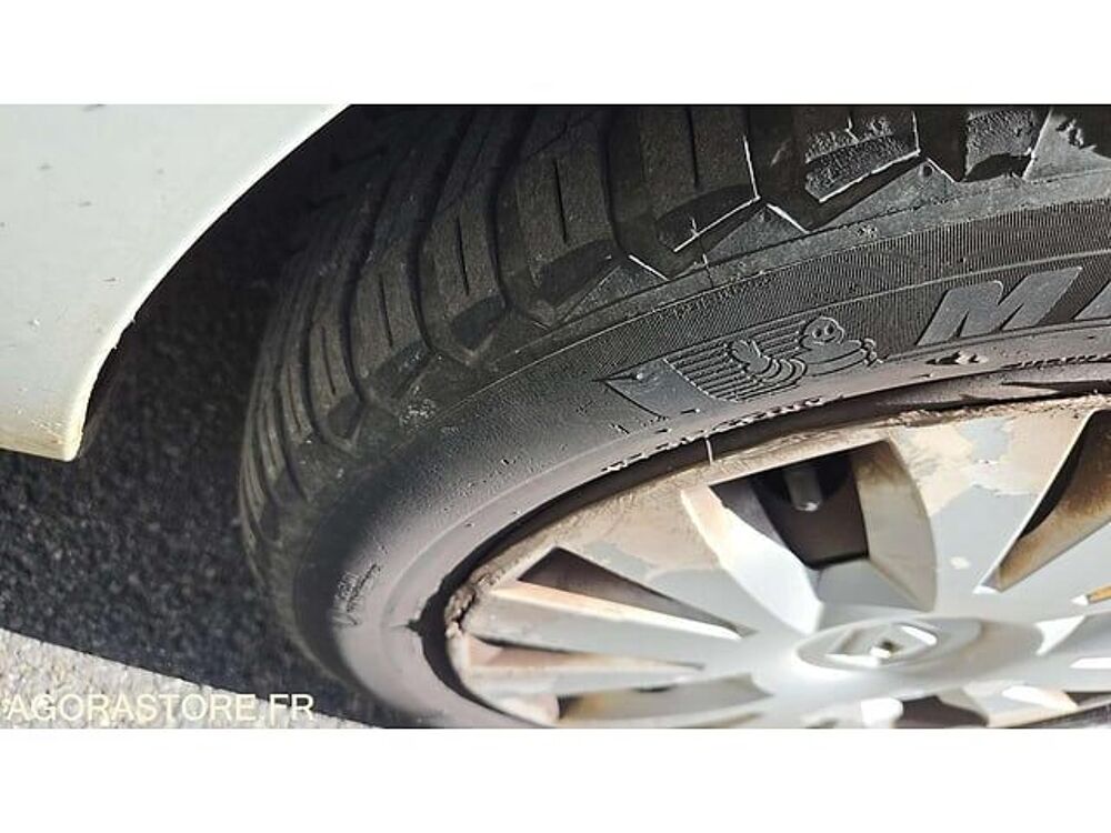 Clio VF1BR270E43954689 occasion 93100 Lamballe-Armor