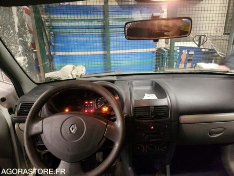 Renault Clio VF1BB0FCF29459911 2003 occasion Châtillon 93100