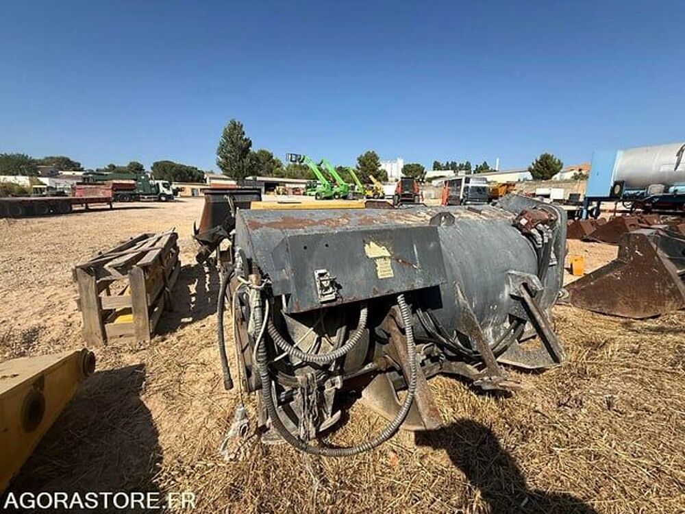 Pieces d&eacute;tach&eacute;es et accessoires Engins BTP  occasion 93100 Le Cr&egrave;s