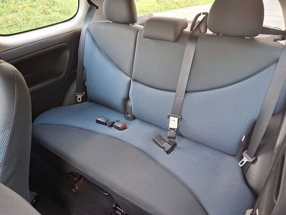 Yaris VNKJC18350A049650 occasion 93100 Civrieux