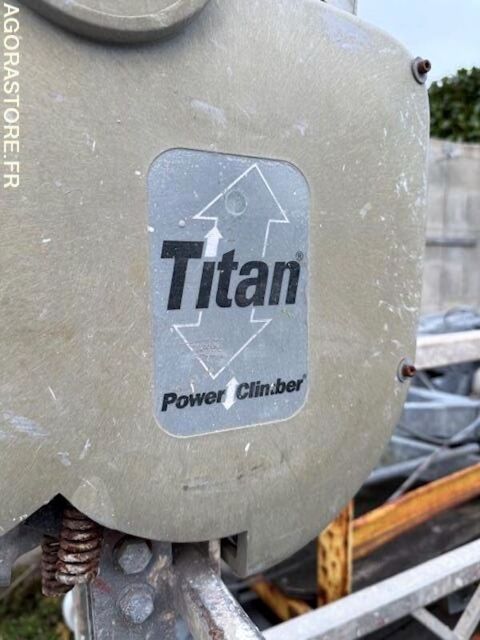 Utilitaire Pieces d&eacute;tach&eacute;es et accessoires Engins BTP 2014 occasion Vaulx-En-Velin 93100