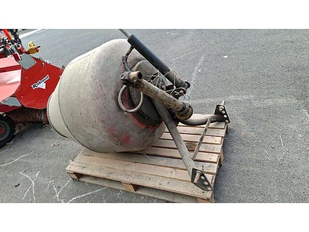 Pieces d&eacute;tach&eacute;es et accessoires Engins BTP  occasion 93100 Chalonnes Sur Loire