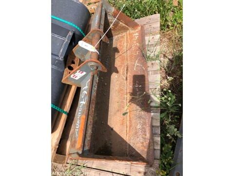Pieces d&eacute;tach&eacute;es et accessoires Engins BTP  occasion 93100 Savignac