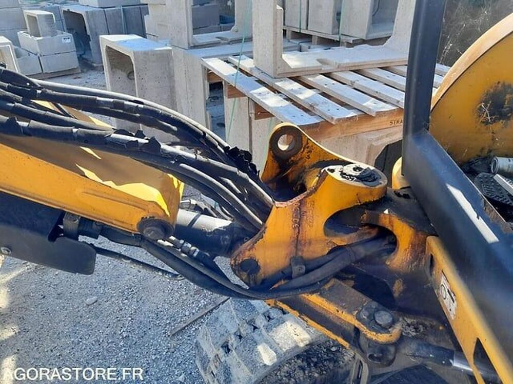 Tracto Pelle 2010 occasion 93100 Galluis