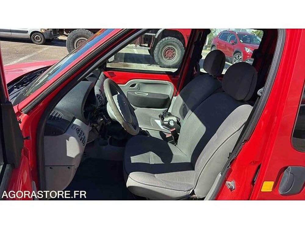 Kangoo VF1KCTEEF37924162 occasion 93100 Bourg-En-Bresse
