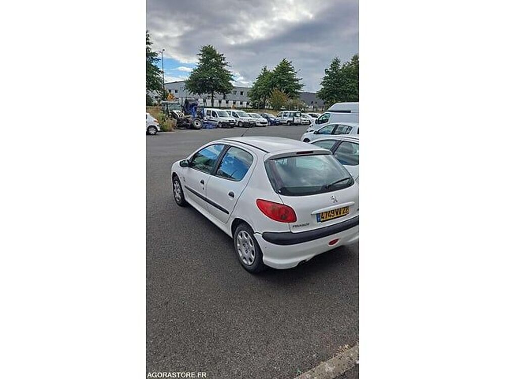 206 VF32AHFXF44052830 occasion 93100 Lamballe-Armor