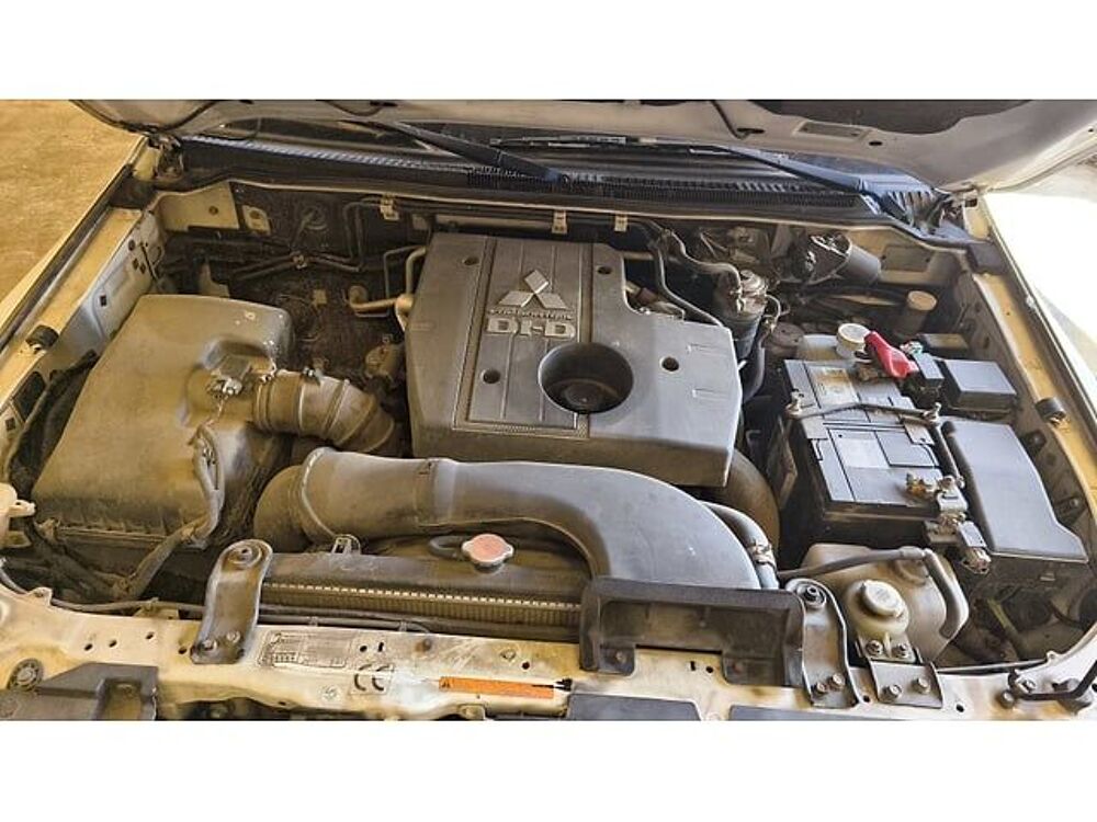 Pajero JMBLNV98WBJ000365 occasion 93100 Le Grand Bourgtheroulde