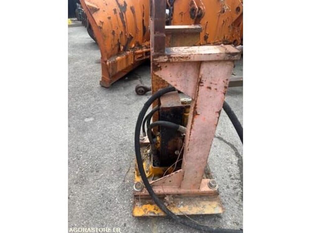 Pieces d&eacute;tach&eacute;es et accessoires Engins BTP  occasion 93100 Belmont-Tramonet
