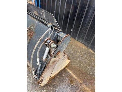 Pieces d&eacute;tach&eacute;es et accessoires Engins BTP  occasion 93100 Belmont-Tramonet