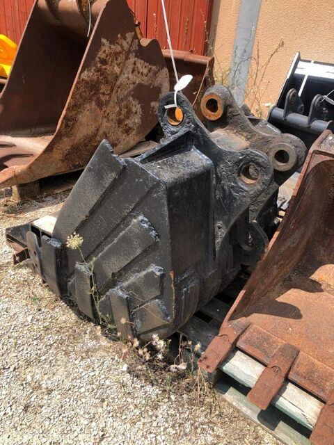 Pieces d&eacute;tach&eacute;es et accessoires Engins BTP  occasion 93100 Savignac