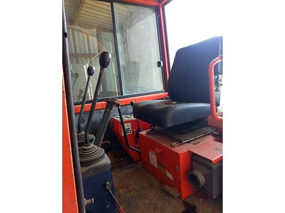 Tracto Pelle  occasion 93100 &Eacute;chauffour