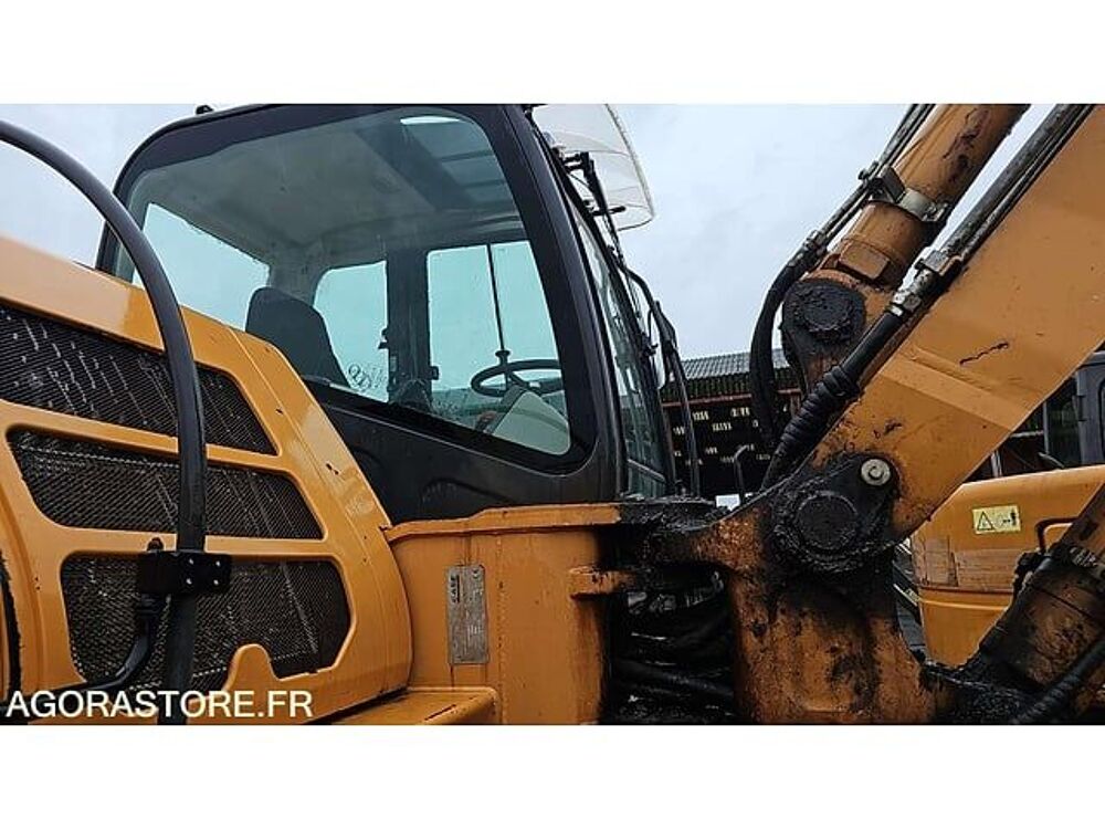 Tracto Pelle 2010 occasion 93100 Moulins
