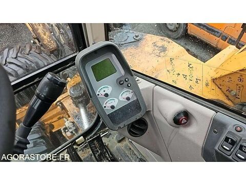 Tracto Pelle 2010 occasion 93100 Moulins