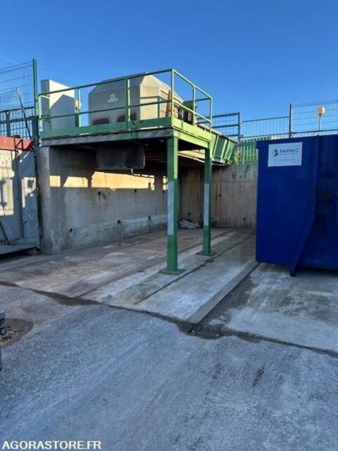 Utilitaire Pieces d&eacute;tach&eacute;es et accessoires Engins BTP 2007 occasion Toulon 93100