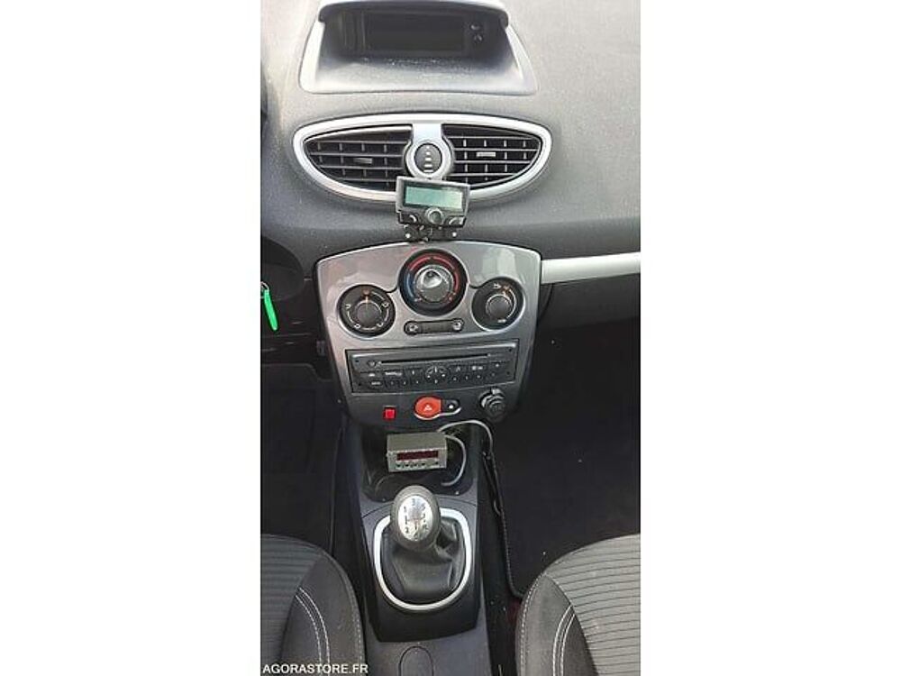 Clio VF1BR2V0H48081031 occasion 93100 Lamballe-Armor
